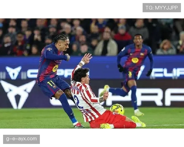 拉菲尼亚传球视野卓越，助力球队战术升级表现亮眼