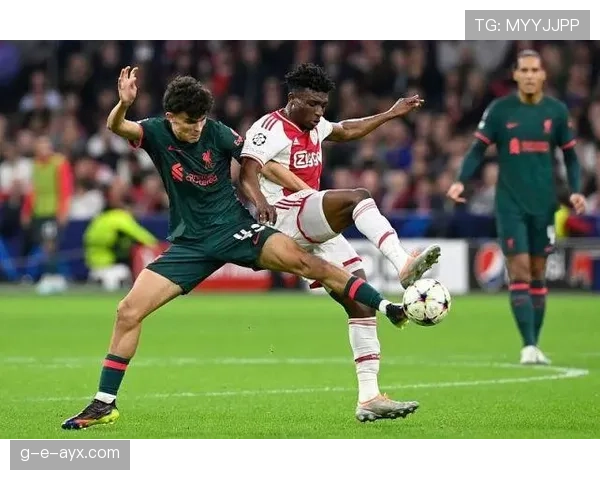 库杜斯 vs 伊萨克:多面手前锋的战术角色与风格对比 库杜斯 vs 伊萨克:多面手前锋的战术角色与风格对比